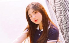 张新成晒深蹲图回应屁垫争议